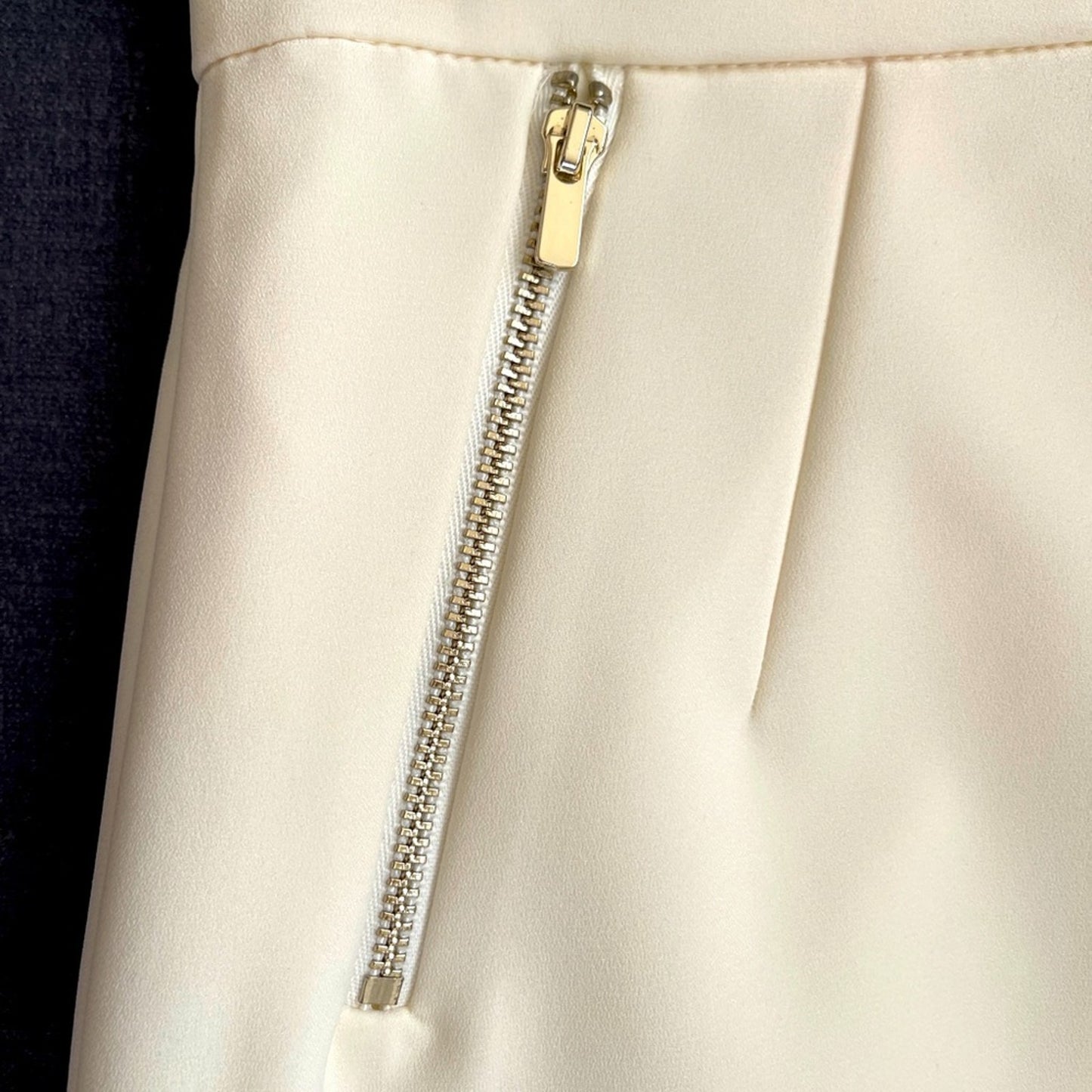H&M Ivory Pencil Skirt