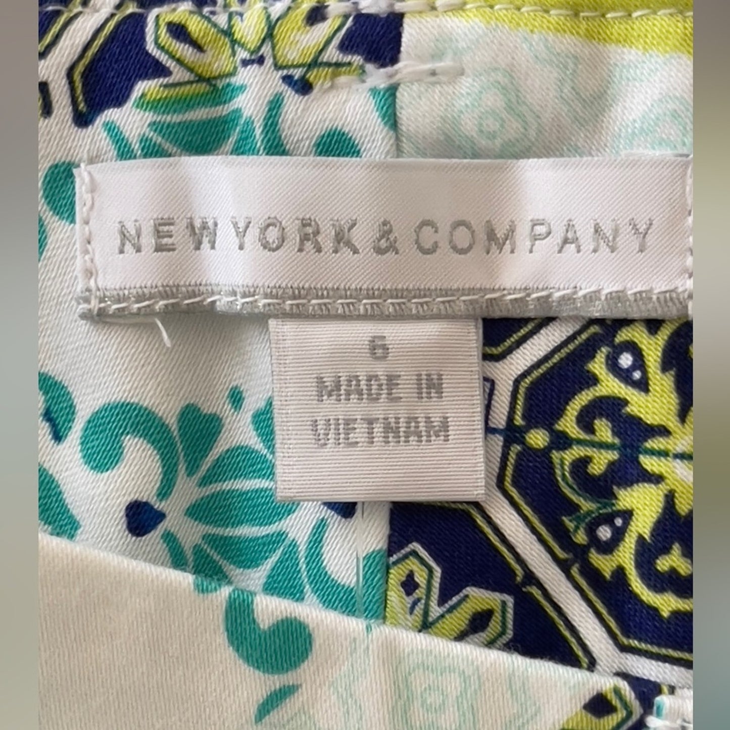 New York & Company Pattern 4” Shorts