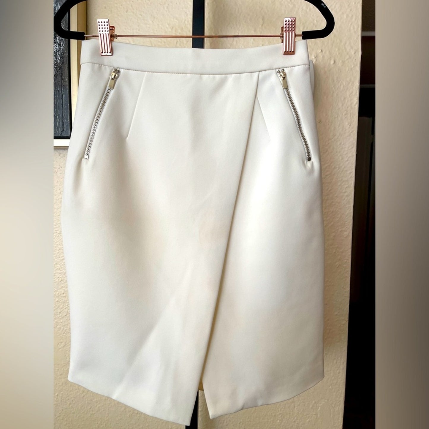 H&M Ivory Pencil Skirt