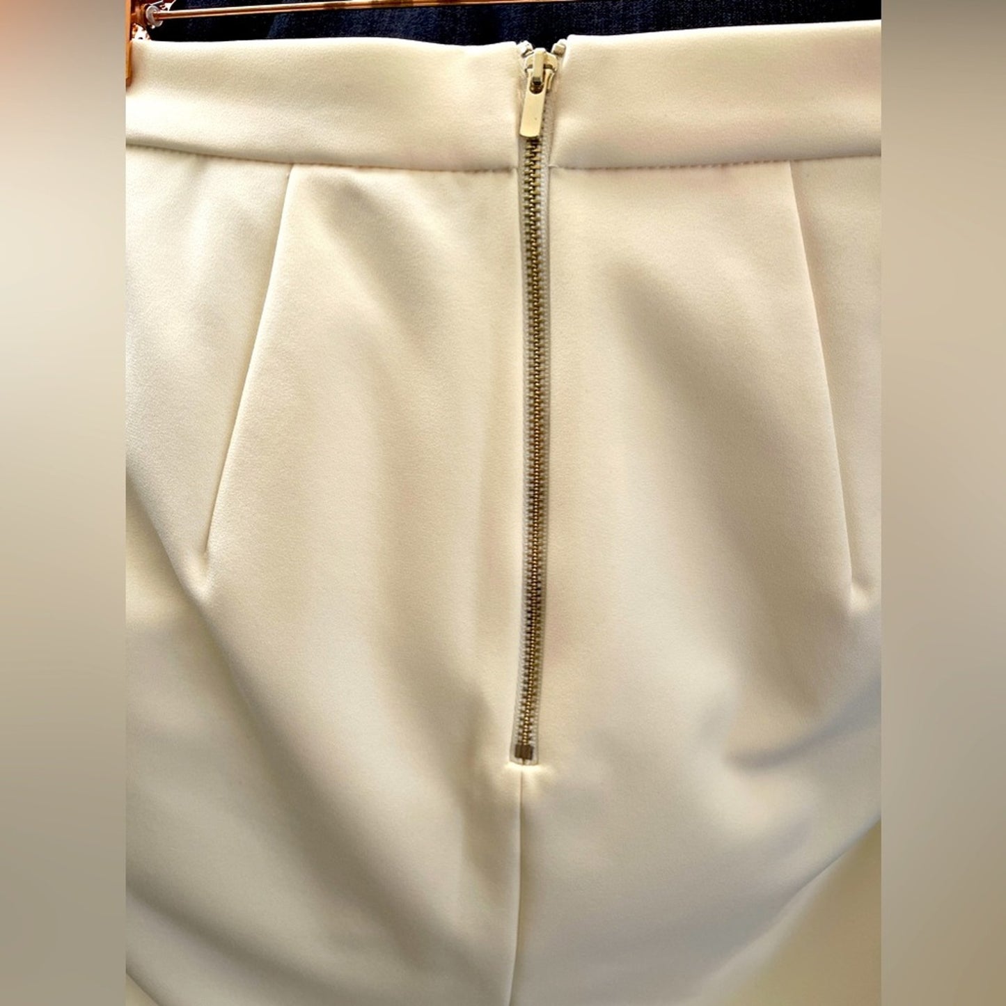 H&M Ivory Pencil Skirt