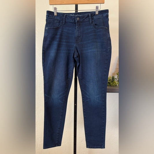 Old Navy The Rockstar Mid Rise Jean