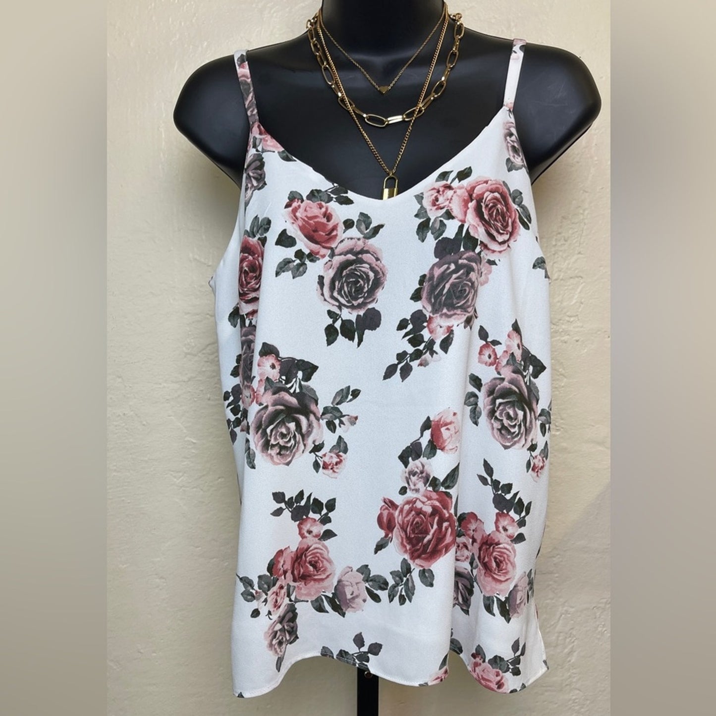 Forever 21 Women’s Sleeveless V Neck Tank Top Floral Print