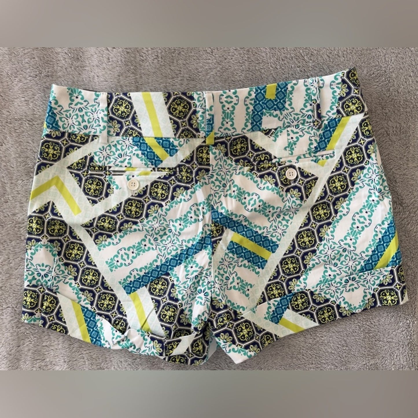 New York & Company Pattern 4” Shorts