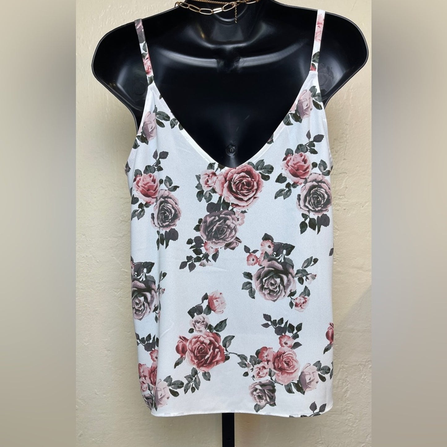 Forever 21 Women’s Sleeveless V Neck Tank Top Floral Print