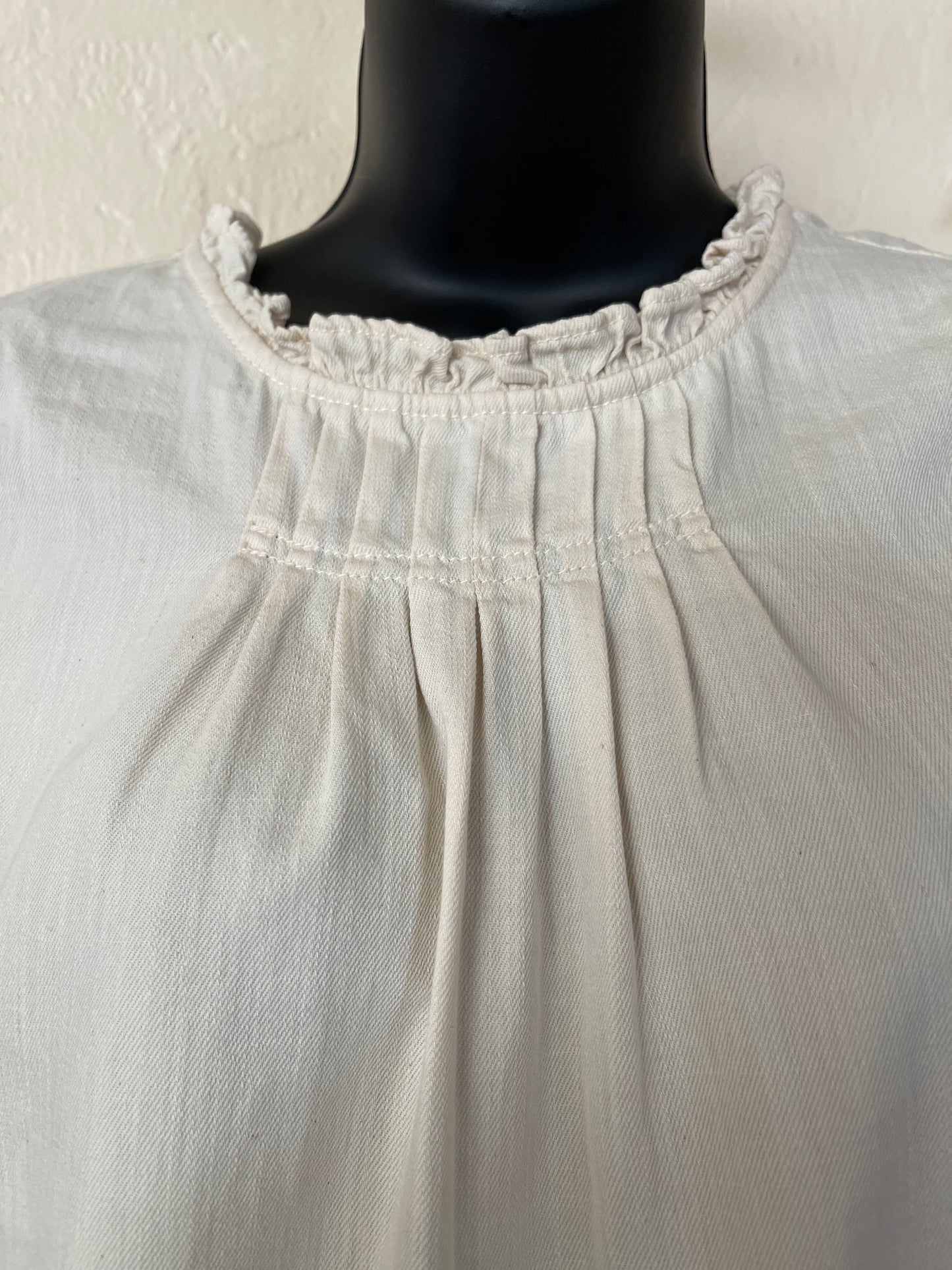 Old Navy Ivory Ruffle Short Sleeve Blouse