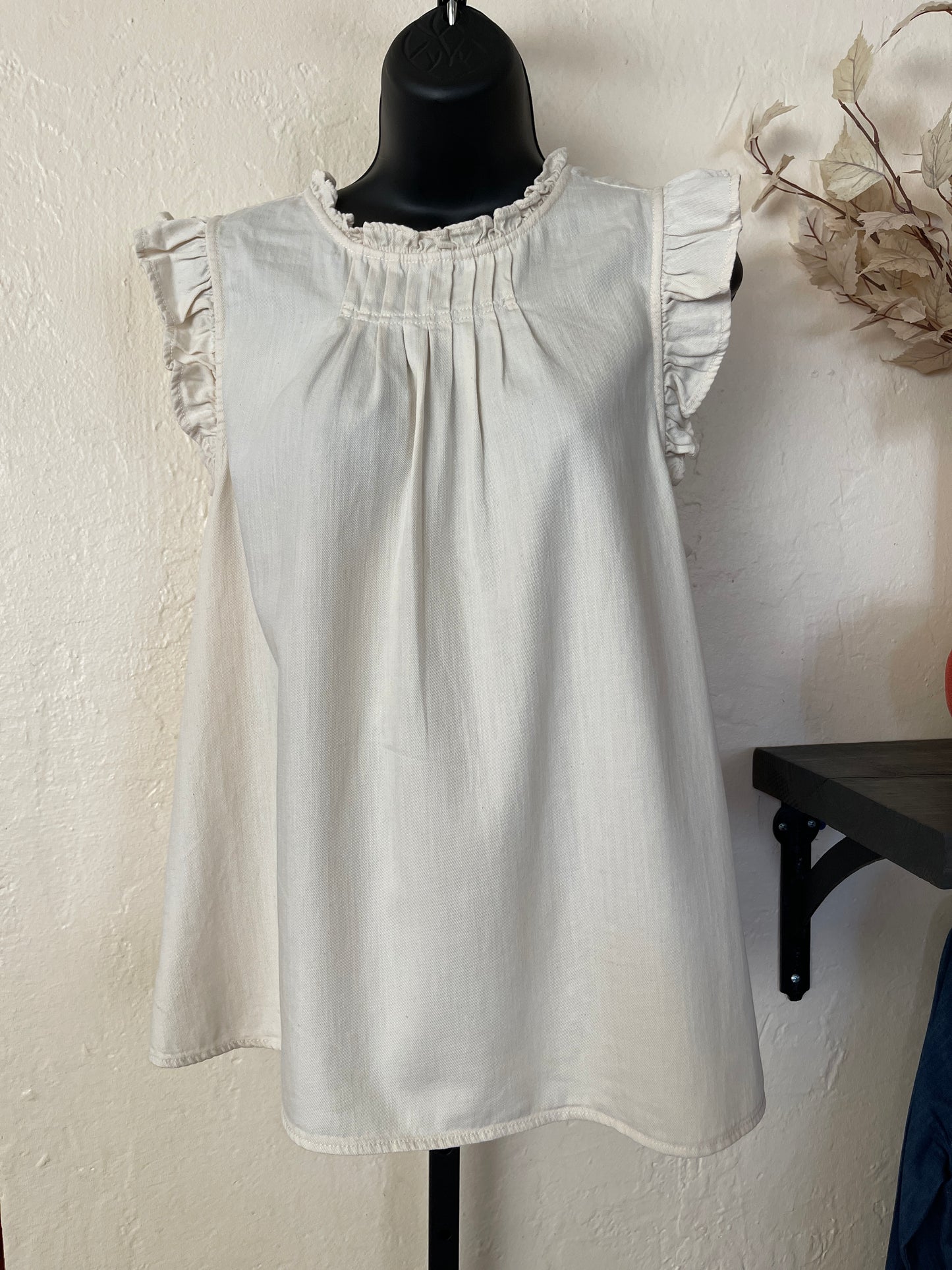 Old Navy Ivory Ruffle Short Sleeve Blouse